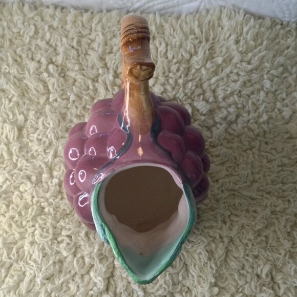 VTG Grape Cluster Majolica Handled pitcher, Poss. Italian Made, Collectible - Picture 4 of 5